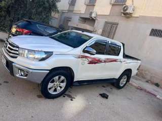 toyota-hilux-revo-2017