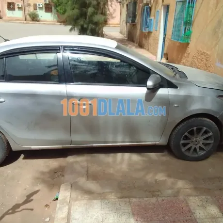 toyota-yaris-2014-image-2