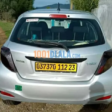 toyota-yaris-2012-image-2