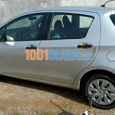 toyota-yaris-2012-image-3