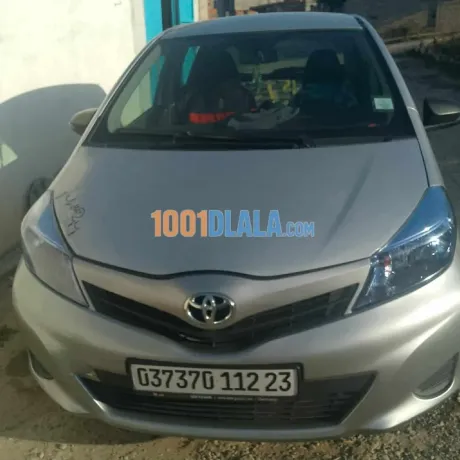toyota-yaris-2012